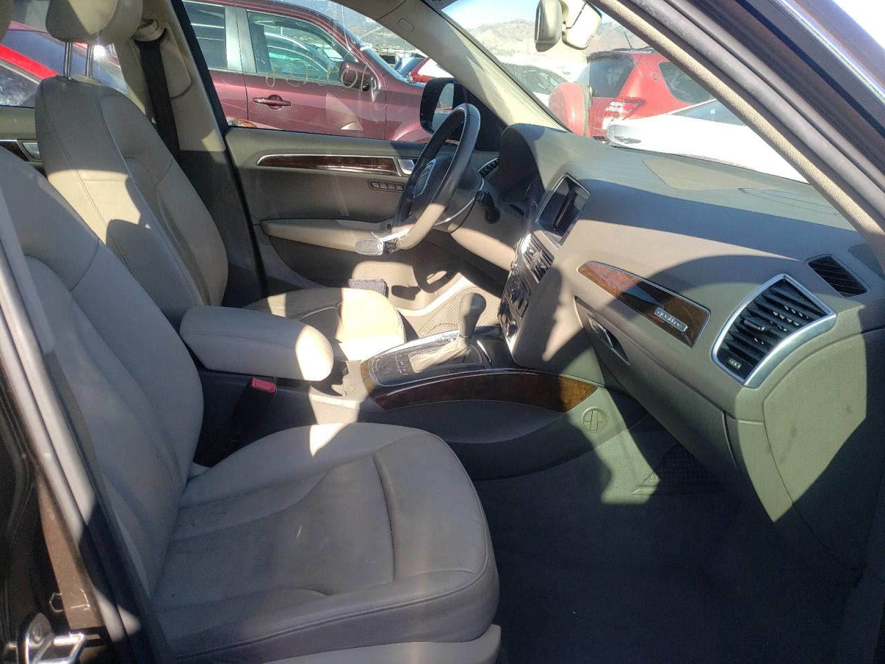 Photo 5 from auction – 2011 AUDI Q5 PREMIUM with VIN WA1LFAFP8BA057124