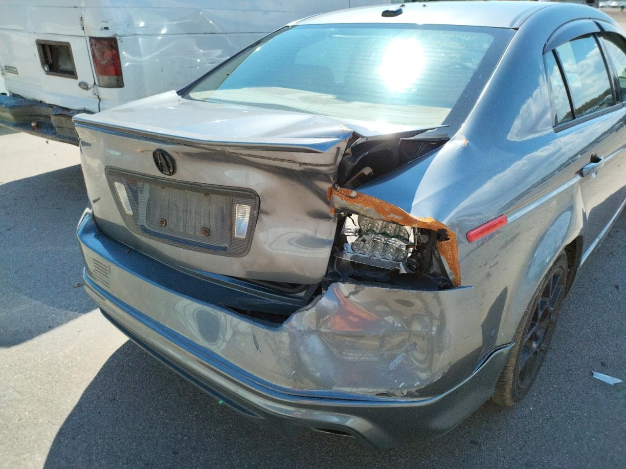 Photo 9 from auction – 2005 ACURA TL with VIN 19UUA66235A052686
