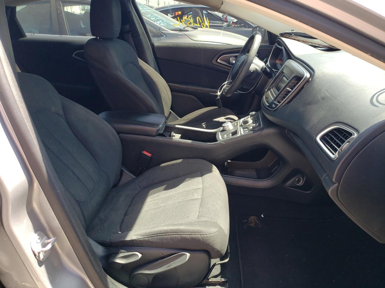 Photo 5 from auction – 2015 CHRYSLER 200 LIMITE with VIN 1C3CCCAB7FN687581