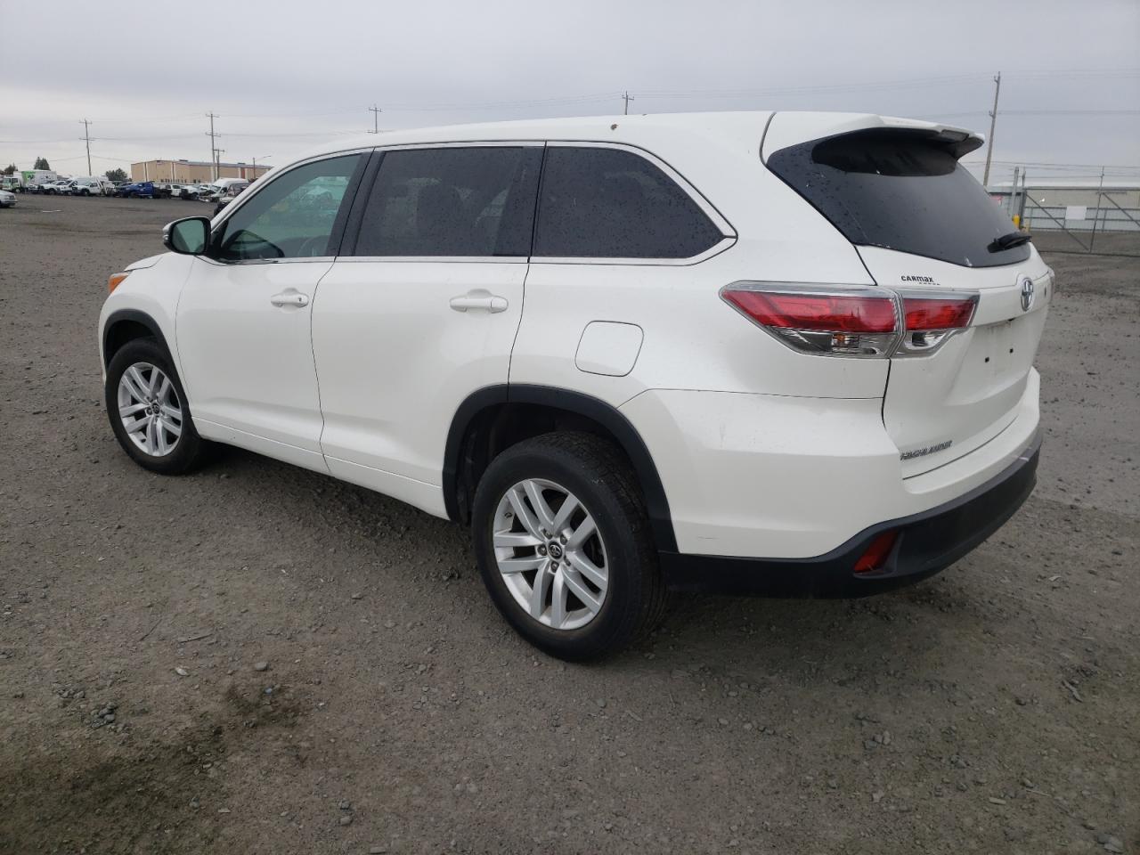 Photo 3 from auction – 2016 TOYOTA HIGHLANDER with VIN 5TDZKRFH3GS182870