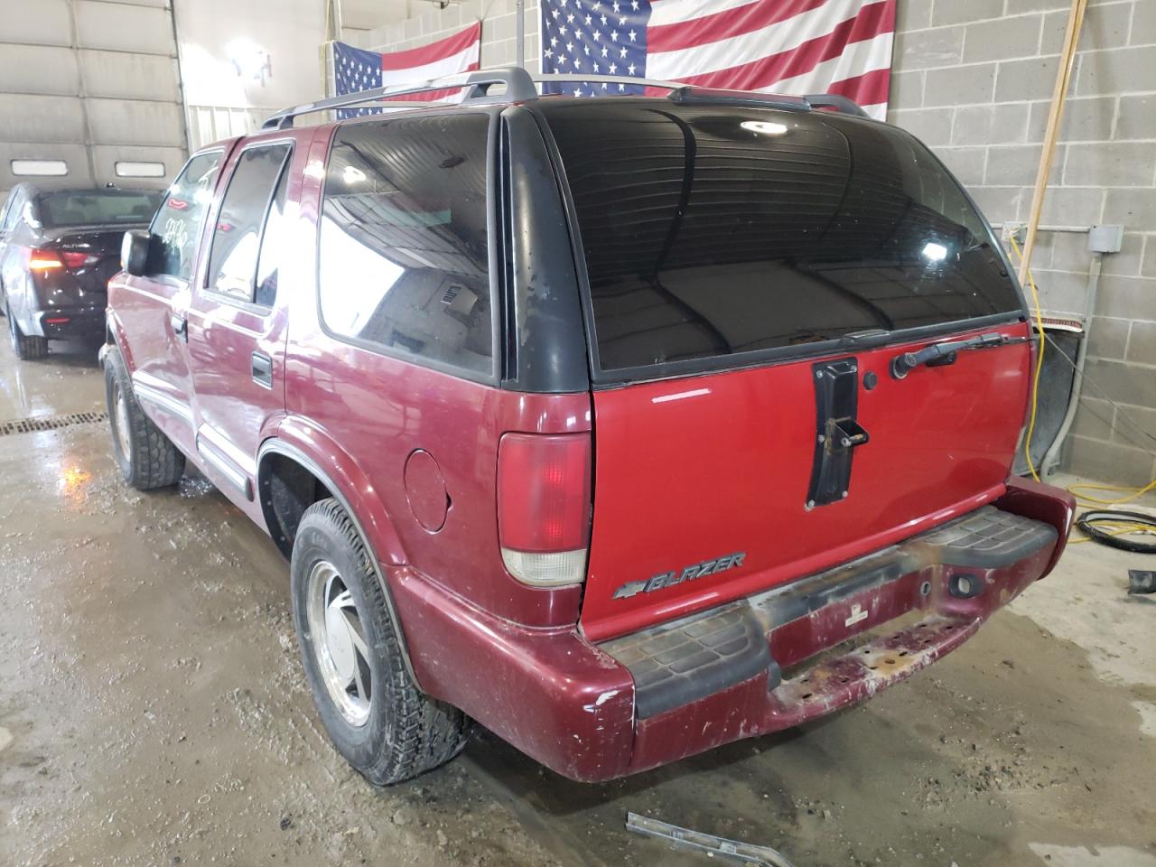 Photo 3 from auction – 2001 CHEVROLET BLAZER with VIN 1GNDT13W01K262967