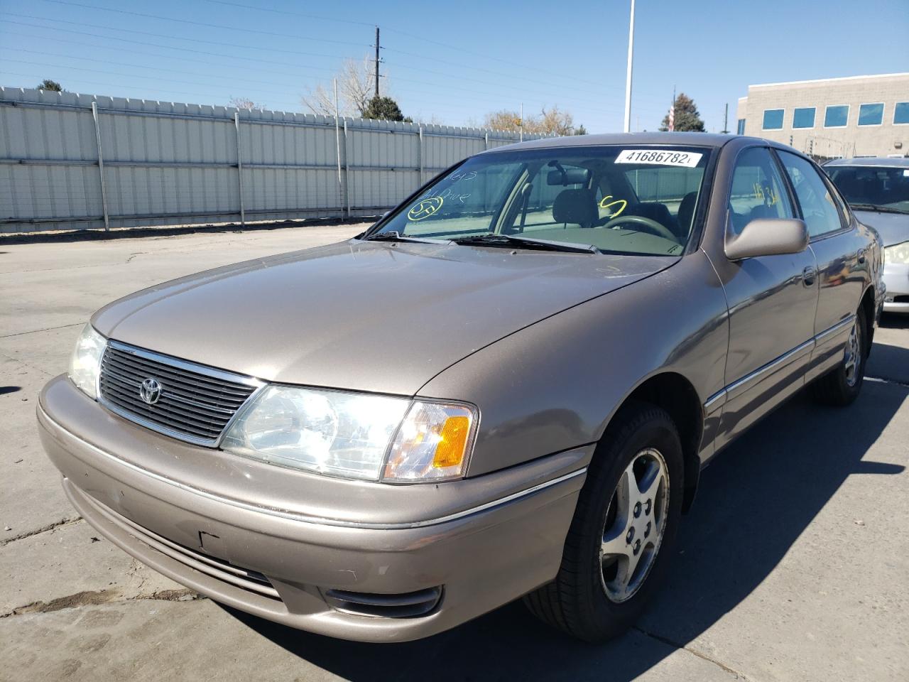 Photo 2 from auction – 1998 TOYOTA AVALON XL with VIN 4T1BF18B4WU237512