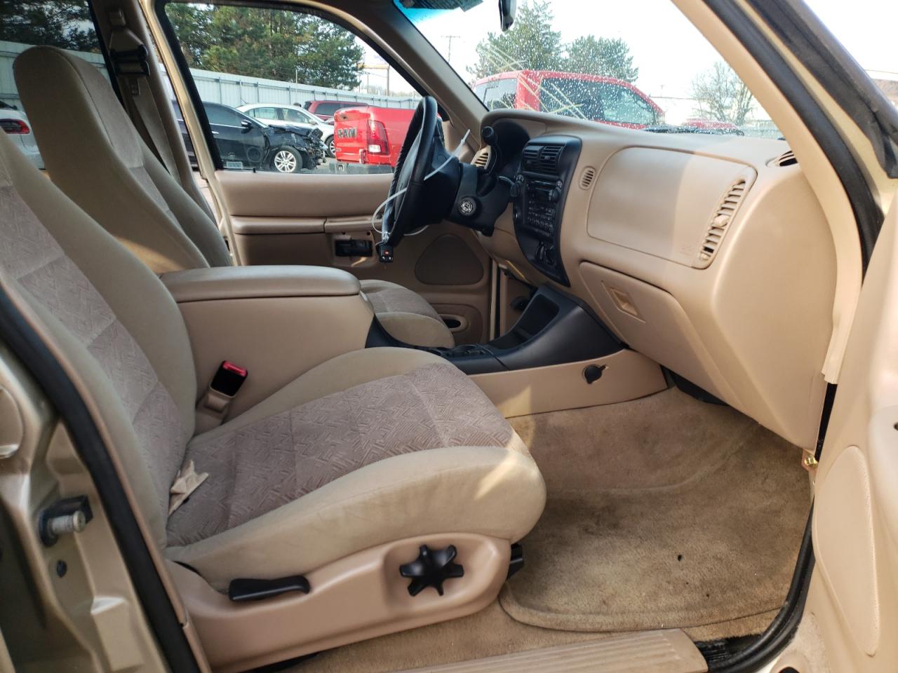 Photo 5 from auction – 2001 FORD EXPLORER X with VIN 1FMZU73E71ZA37597