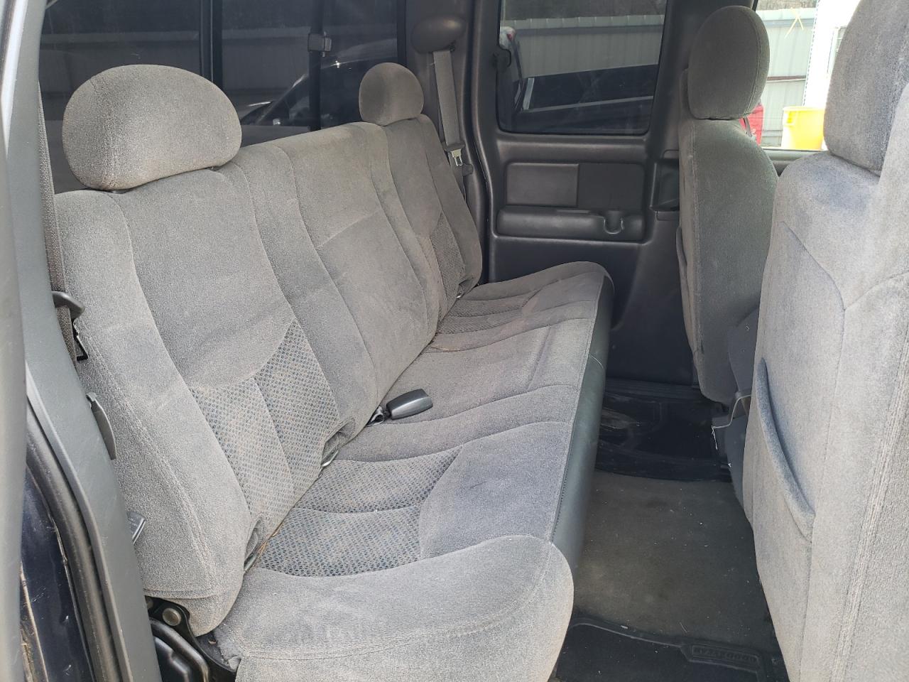 Photo 6 from auction – 2005 CHEVROLET SILVERADO with VIN 1GCEC19T25Z176034
