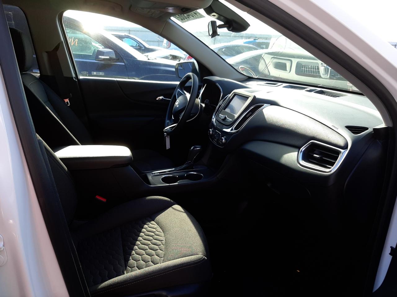 Photo 5 from auction – 2020 CHEVROLET EQUINOX LT with VIN 2GNAXKEV4L6230109
