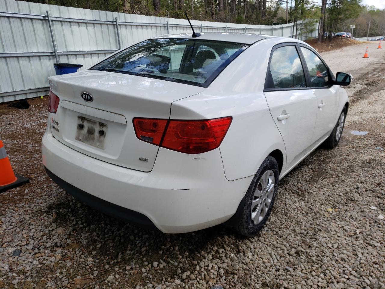 Photo 4 from auction – 2010 KIA FORTE with VIN KNAFU4A26A5054894