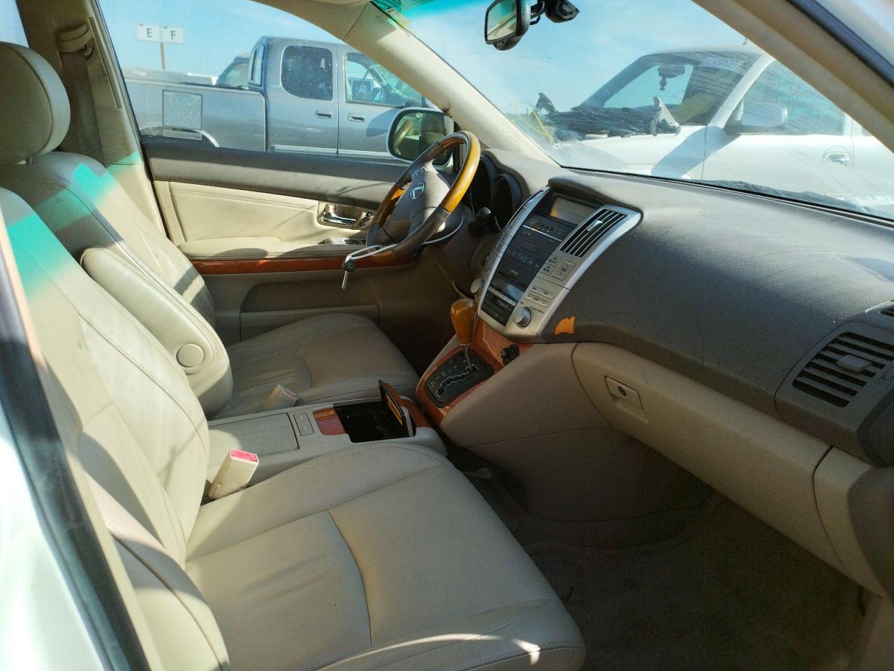 Photo 5 from auction – 2005 LEXUS RX 330 with VIN JTJGA31U450054081