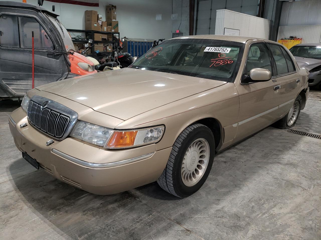 Photo 2 from auction – 2000 MERCURY GRAND MARQ with VIN 2MEFM75WXYX697886