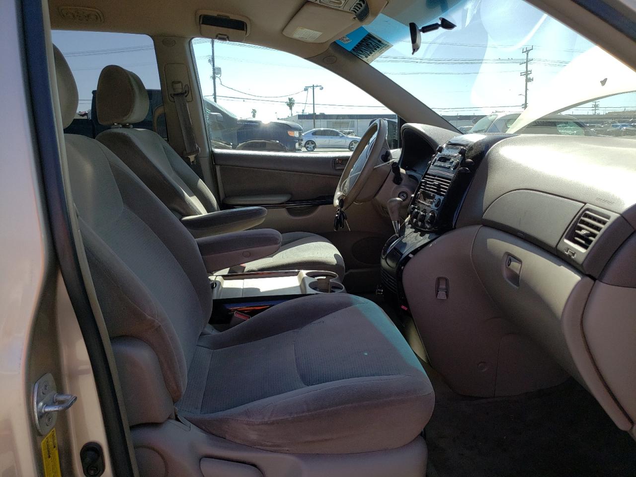Photo 5 from auction – 2004 TOYOTA SIENNA CE with VIN 5TDZA23C44S059089