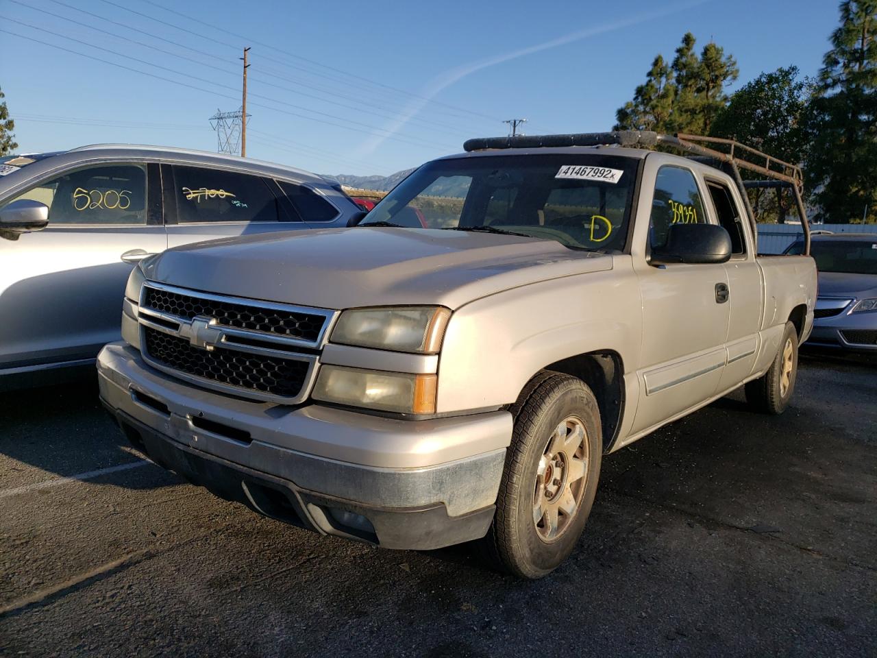 Photo 2 from auction – 2006 CHEVROLET SILVERADO with VIN 1GCEC19V56Z169517