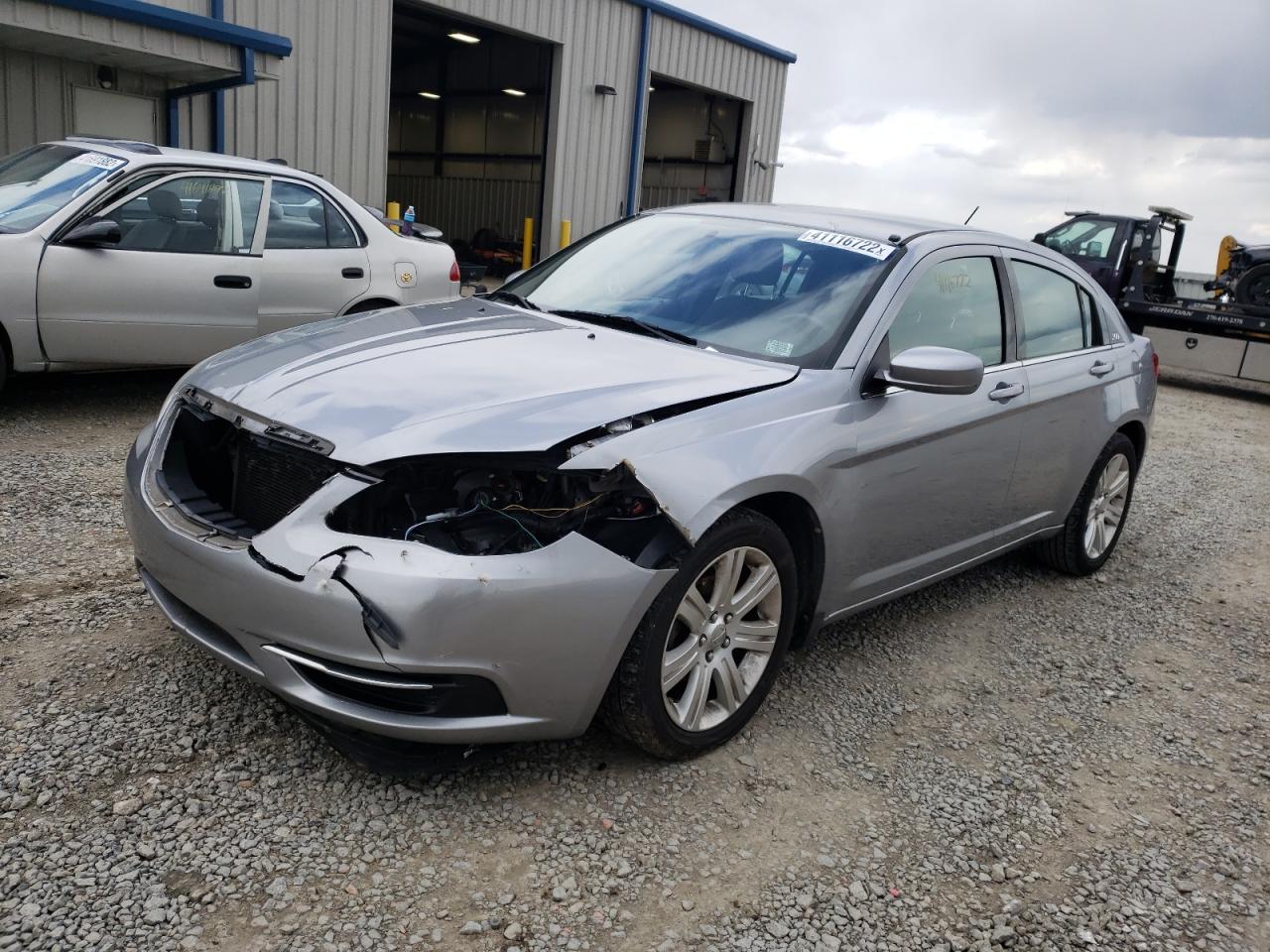 Photo 2 from auction – 2013 CHRYSLER 200 LX with VIN 1C3CCBAB7DN670609