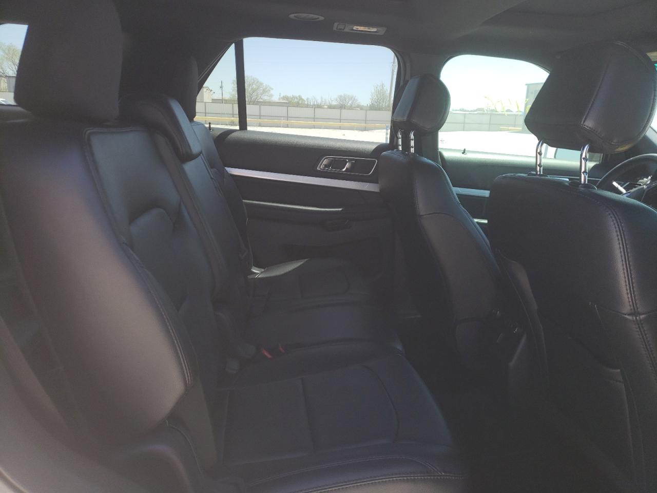 Photo 6 from auction – 2017 FORD EXPLORER X with VIN 1FM5K7DH2HGB43264