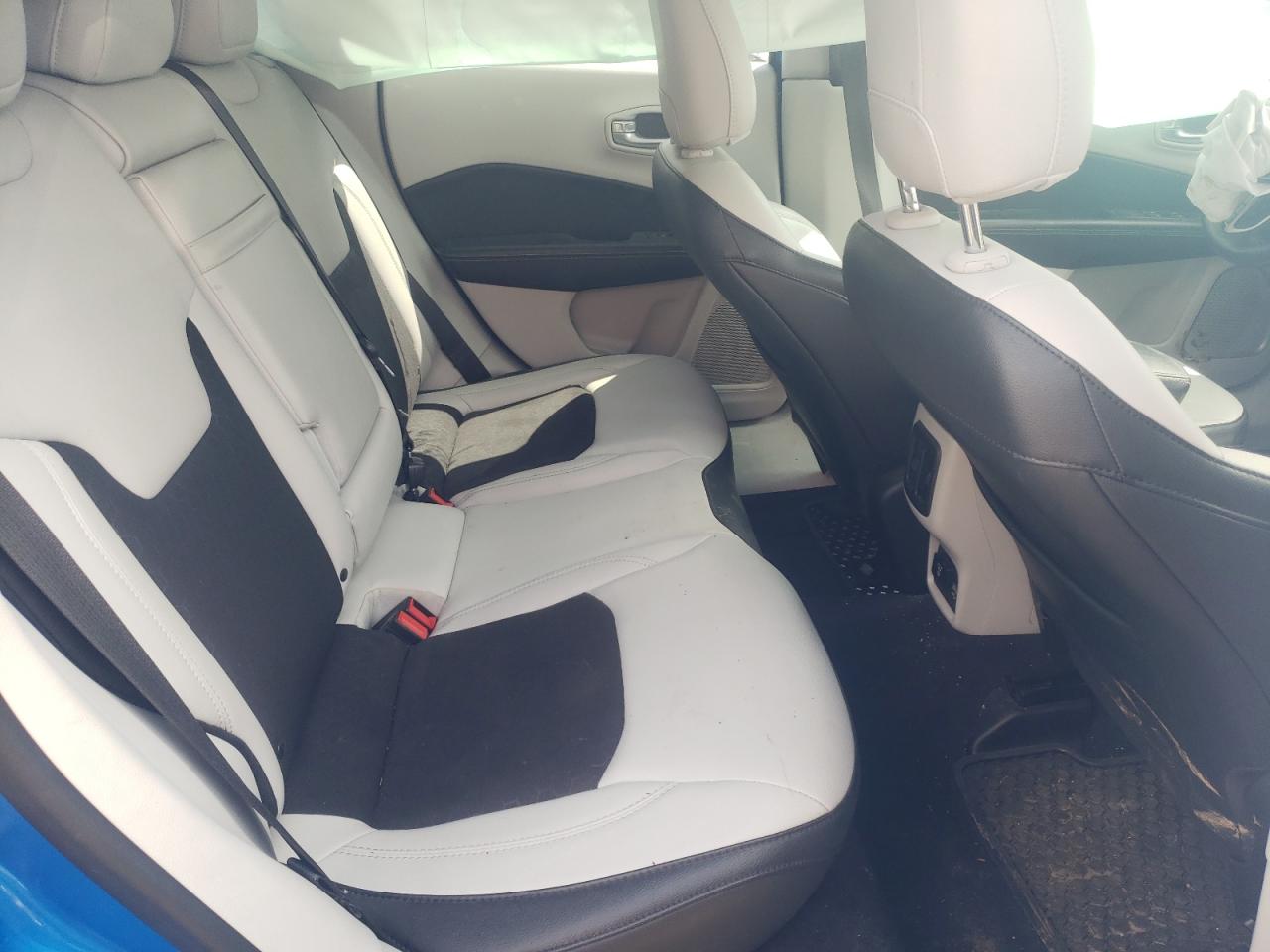 Photo 6 from auction – 2018 JEEP COMPASS LA with VIN 3C4NJDBB2JT270859