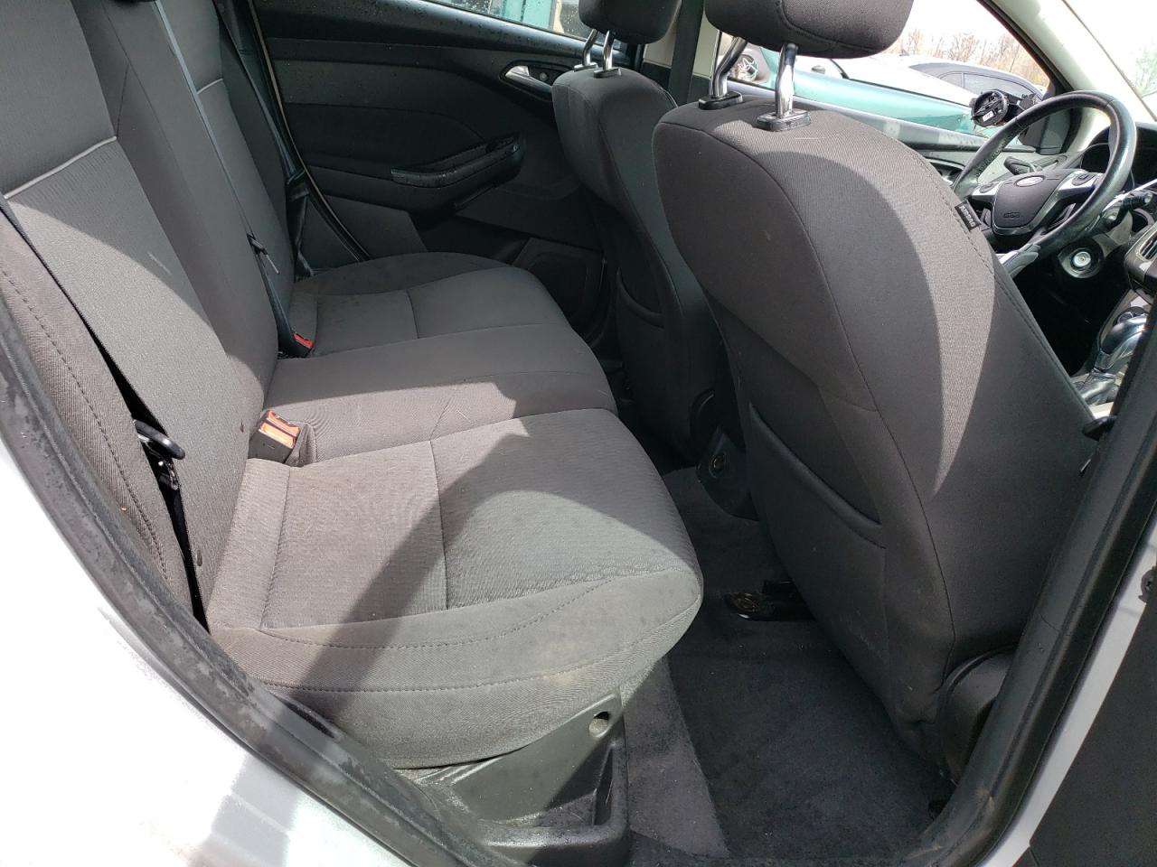 Foto 6 de la subasta – 2012 FORD FOCUS SEL con VIN 1FAHP3M21CL263179