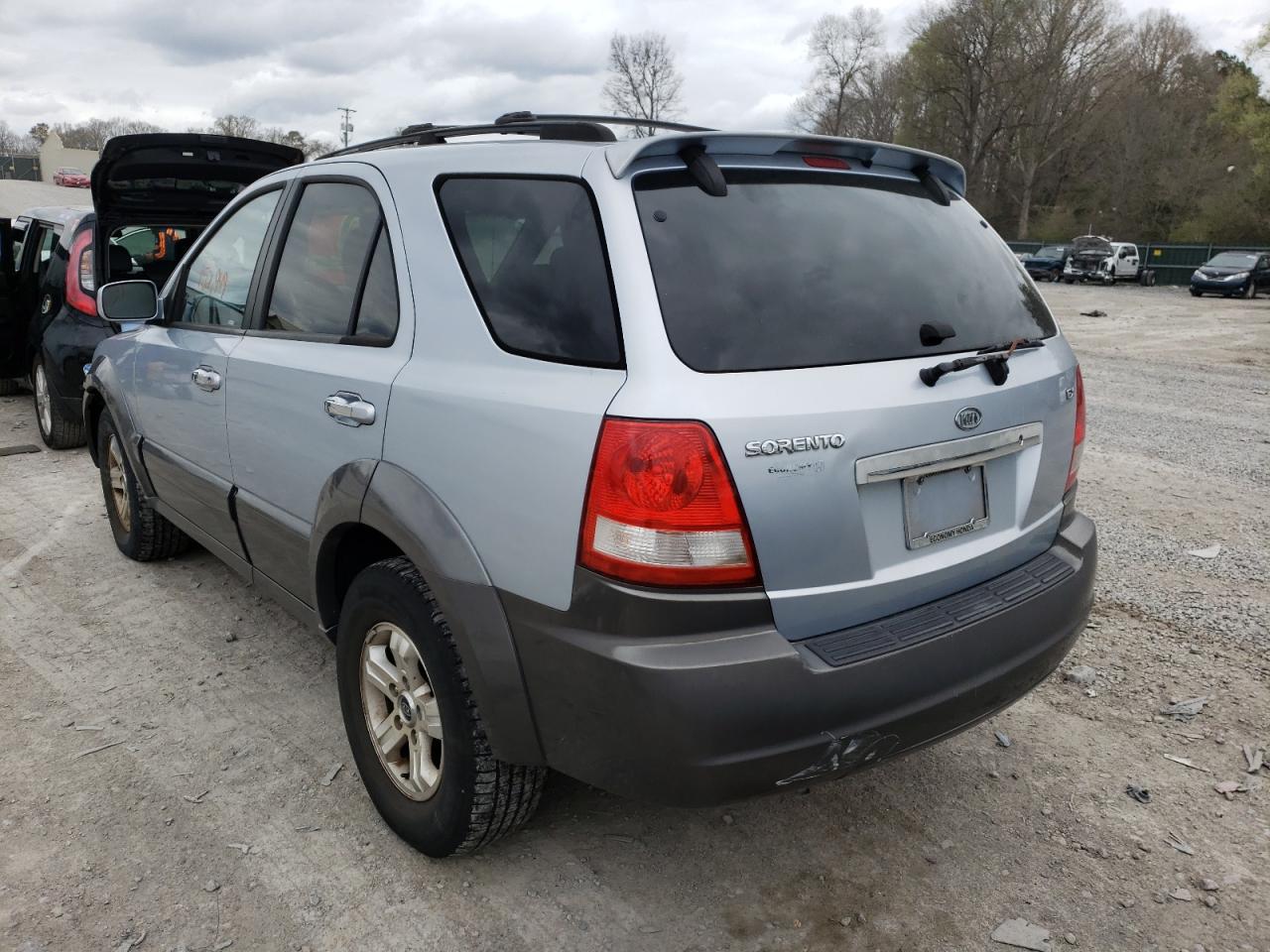 Photo 3 from auction – 2005 KIA SORENTO EX with VIN KNDJD733155463430