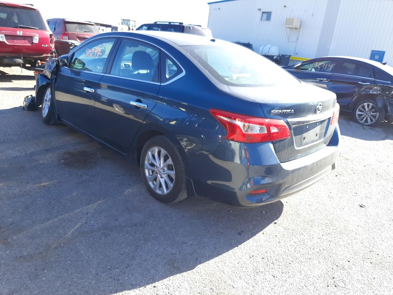 Photo 3 from auction – 2016 NISSAN SENTRA S with VIN 3N1AB7AP1GY308705