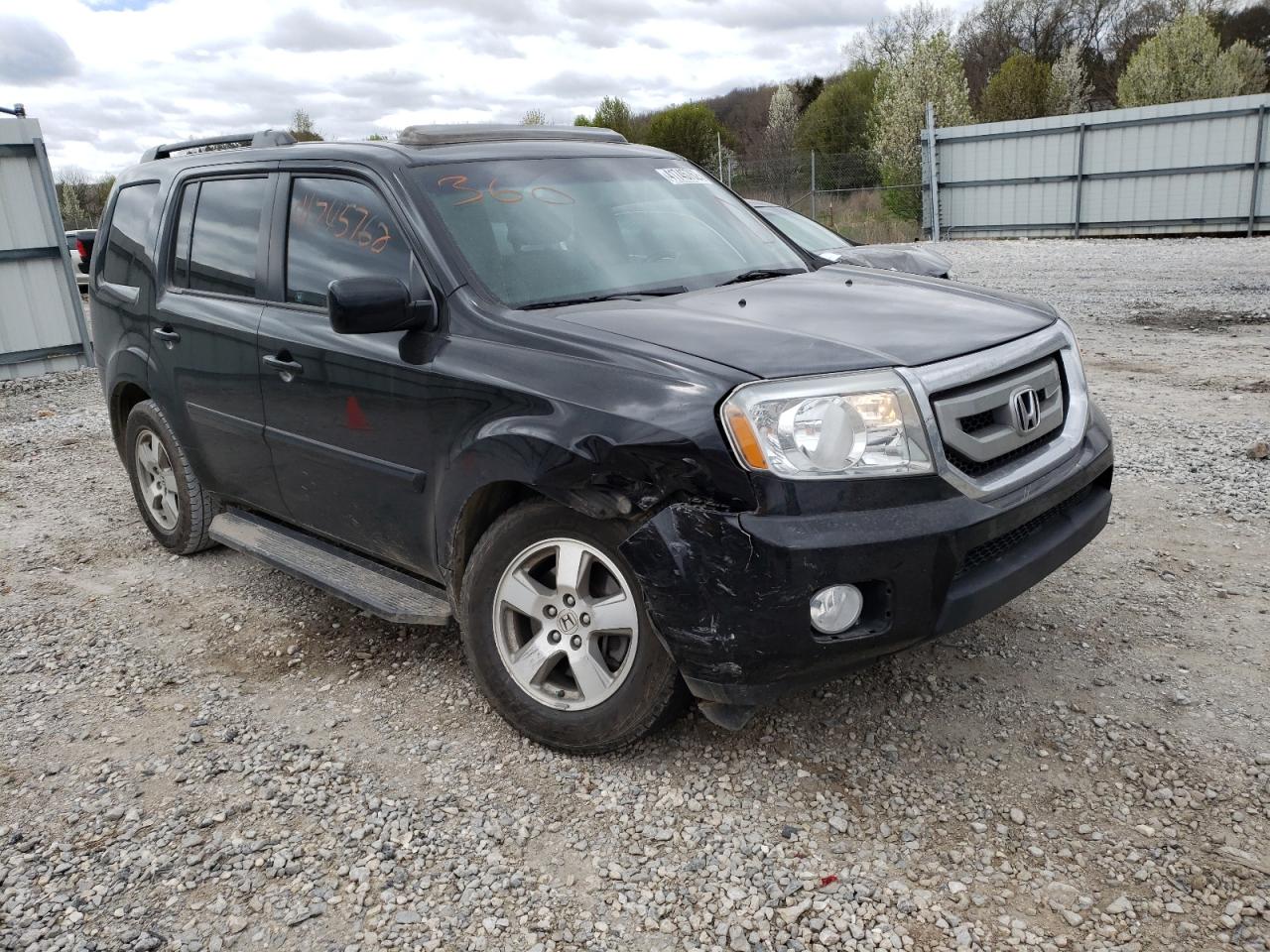 HONDA PILOT EXL 2011 with VIN 5FNYF4H54BB085230 - Photo from auction