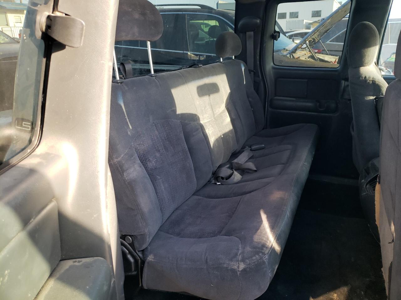 Photo 6 from auction – 2001 CHEVROLET SILVERADO with VIN 1GCEC19V91Z159064