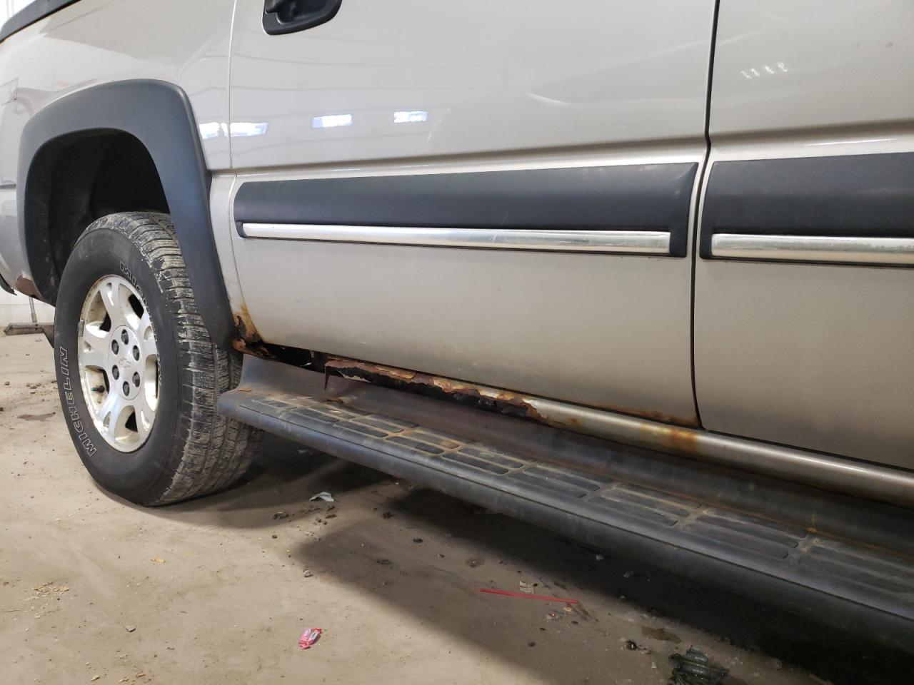 Photo 9 from auction – 2004 CHEVROLET AVALANCHE with VIN 3GNEK12T44G181996
