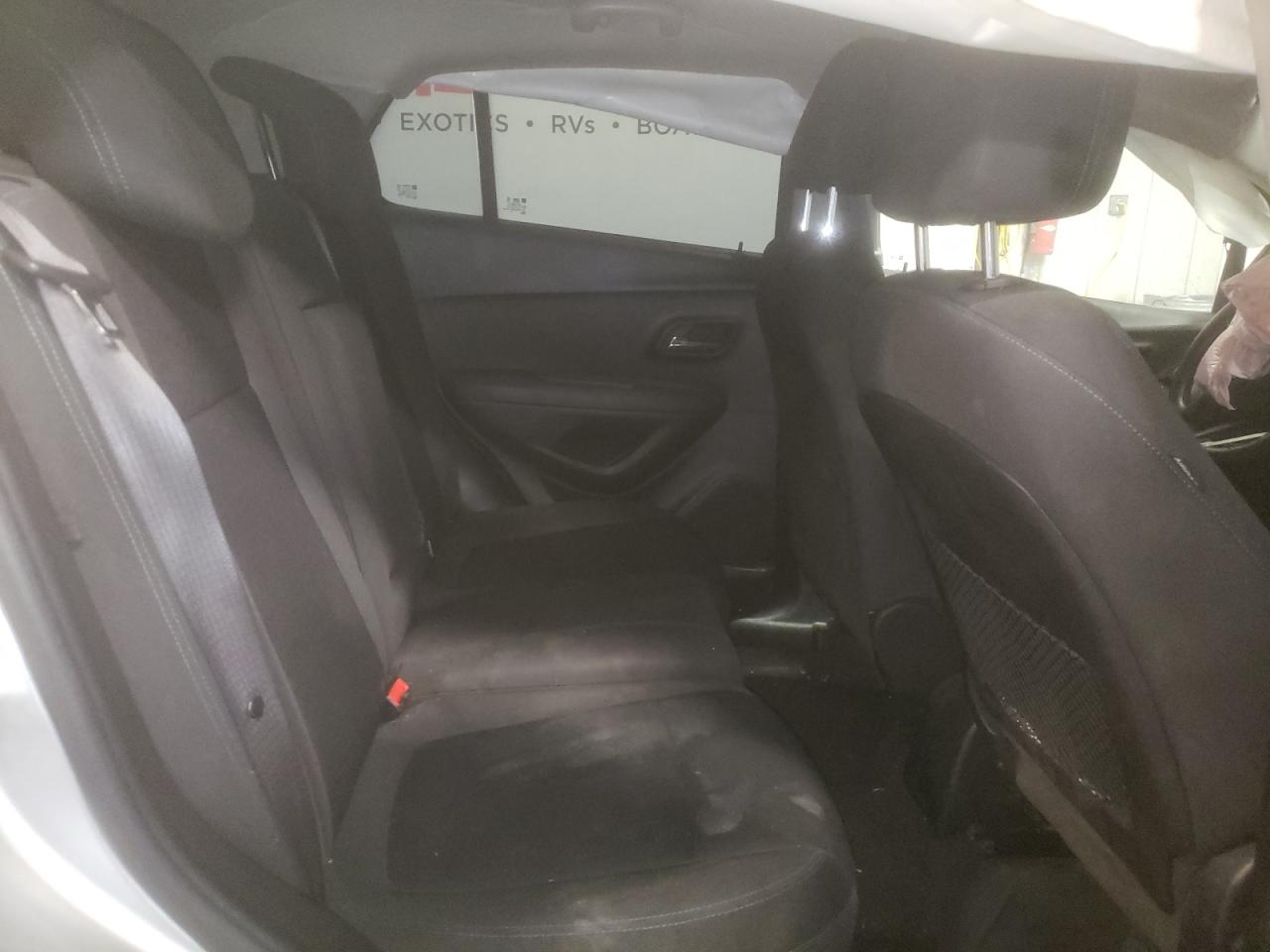 Photo 6 from auction – 2016 CHEVROLET TRAX LS with VIN KL7CJKSB5GB761302