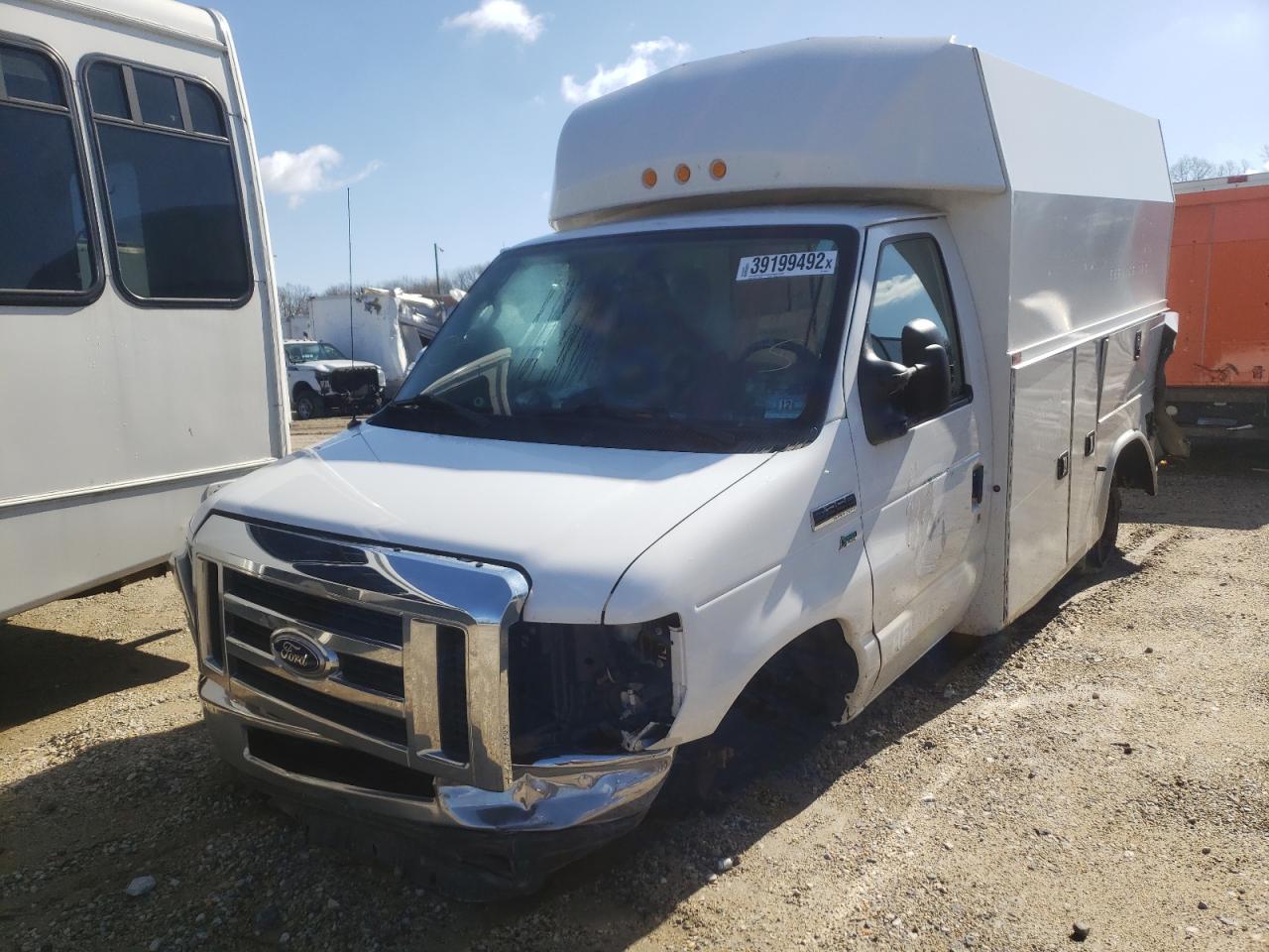 Photo 2 from auction – 2015 FORD ECONOLINE with VIN 1FDWE3FL7FDA01660