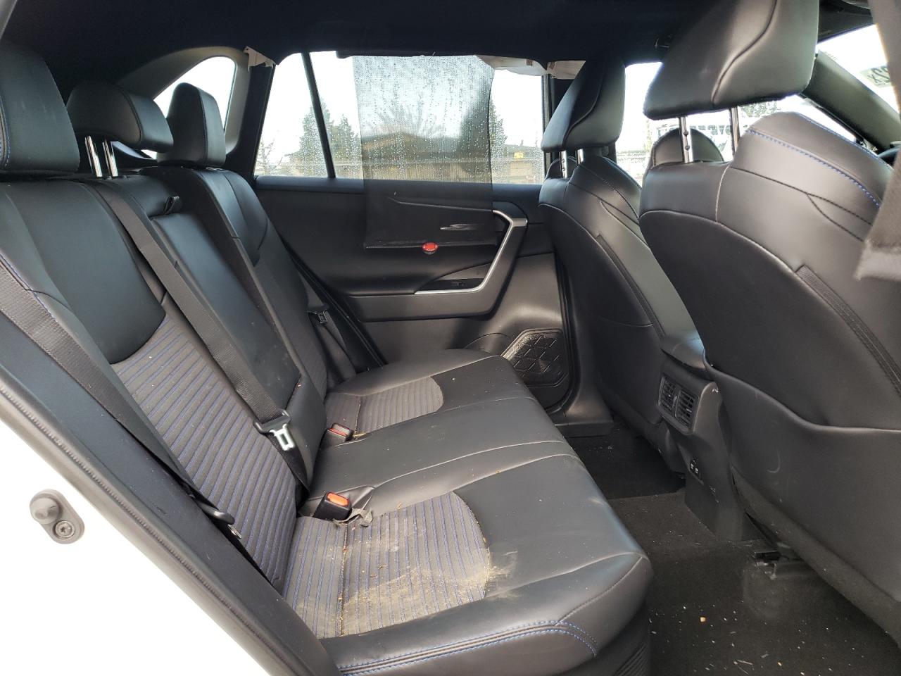Photo 6 from auction – 2020 TOYOTA RAV4 XSE with VIN 2T3EWRFV1LW047341