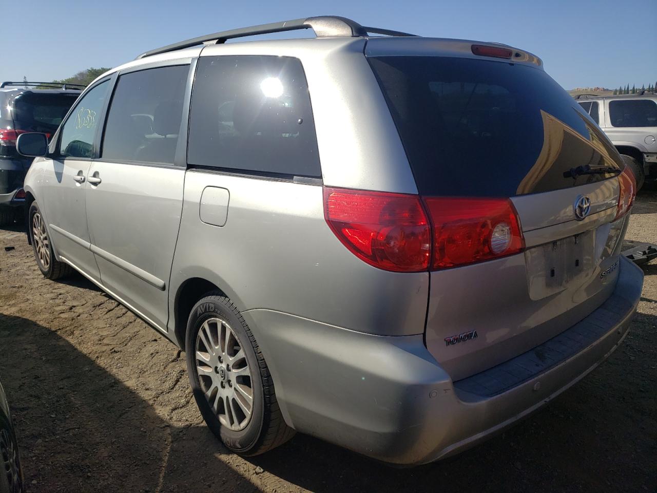 Photo 3 from auction – 2007 TOYOTA SIENNA XLE with VIN 5TDZK22C97S086002