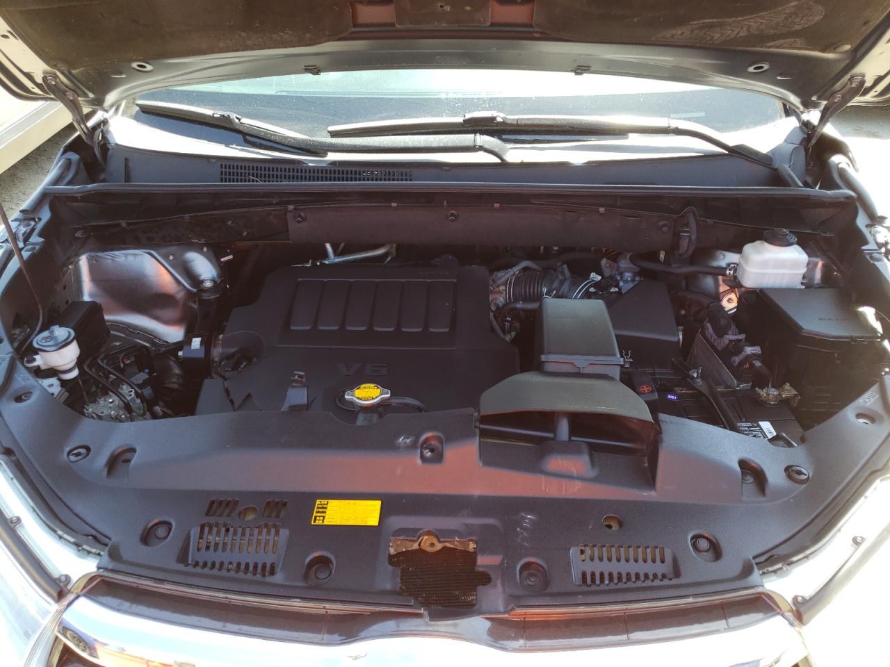 Photo 7 from auction – 2015 TOYOTA HIGHLANDER with VIN 5TDZKRFH9FS087695