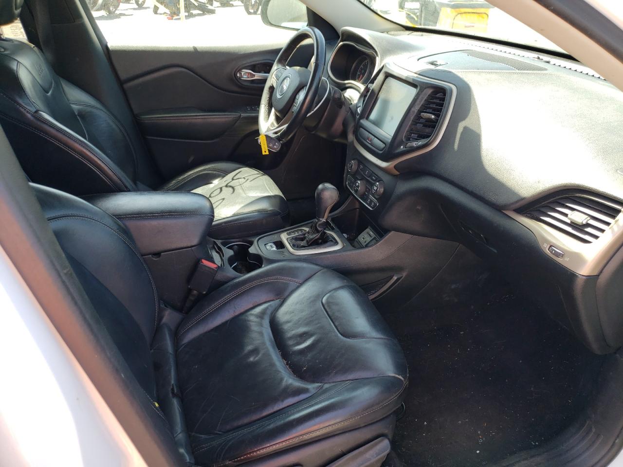 Photo 5 from auction – 2016 JEEP CHEROKEE L with VIN 1C4PJLDB7GW165348