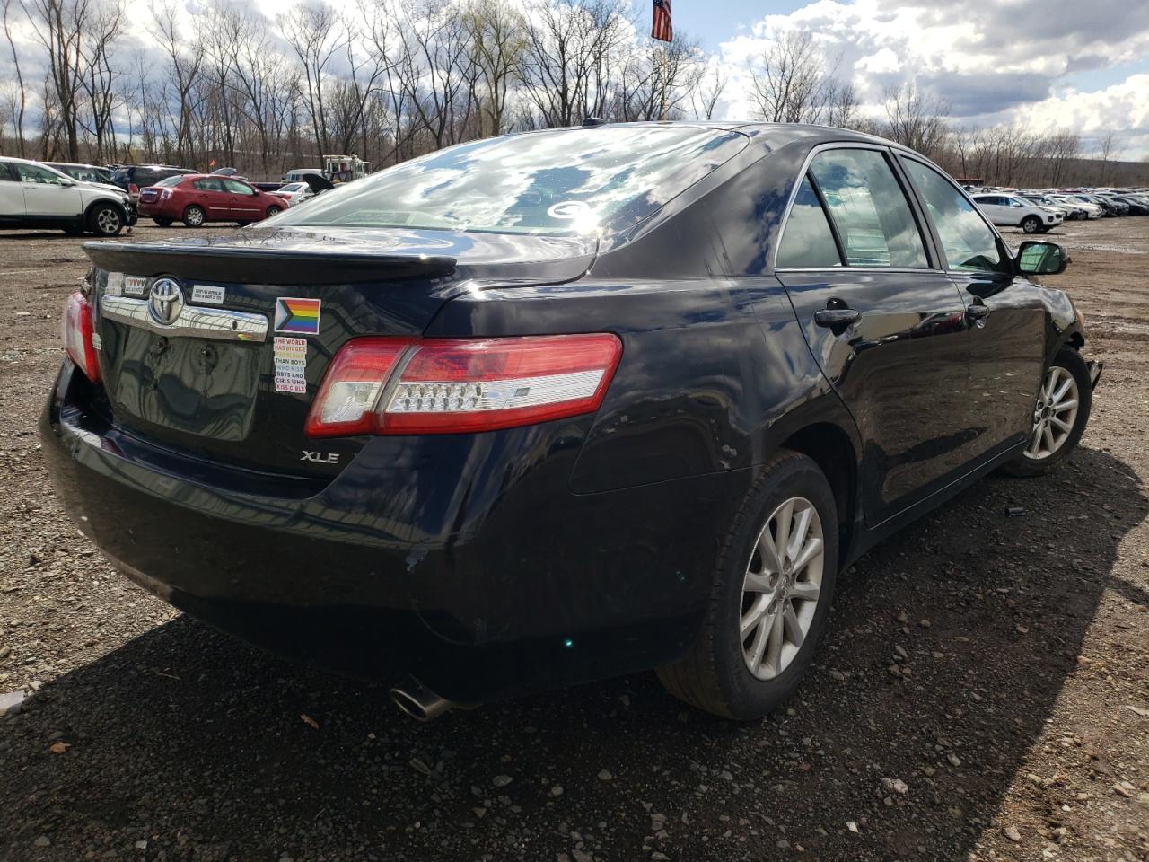 Photo 4 from auction – 2011 TOYOTA CAMRY with VIN 4T1BF3EK4BU194106