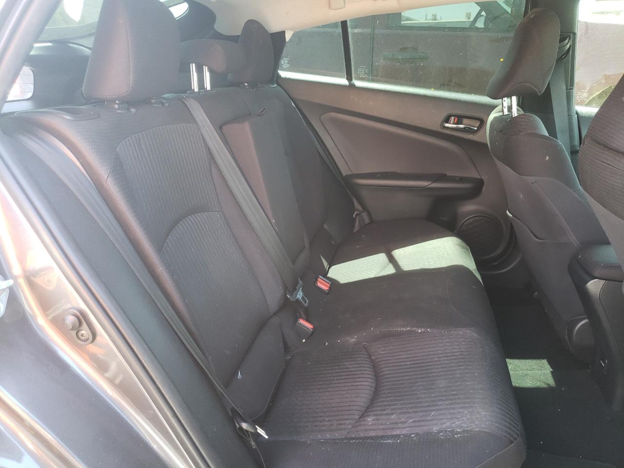 Photo 6 from auction – 2018 TOYOTA PRIUS with VIN JTDKBRFUXJ3581685