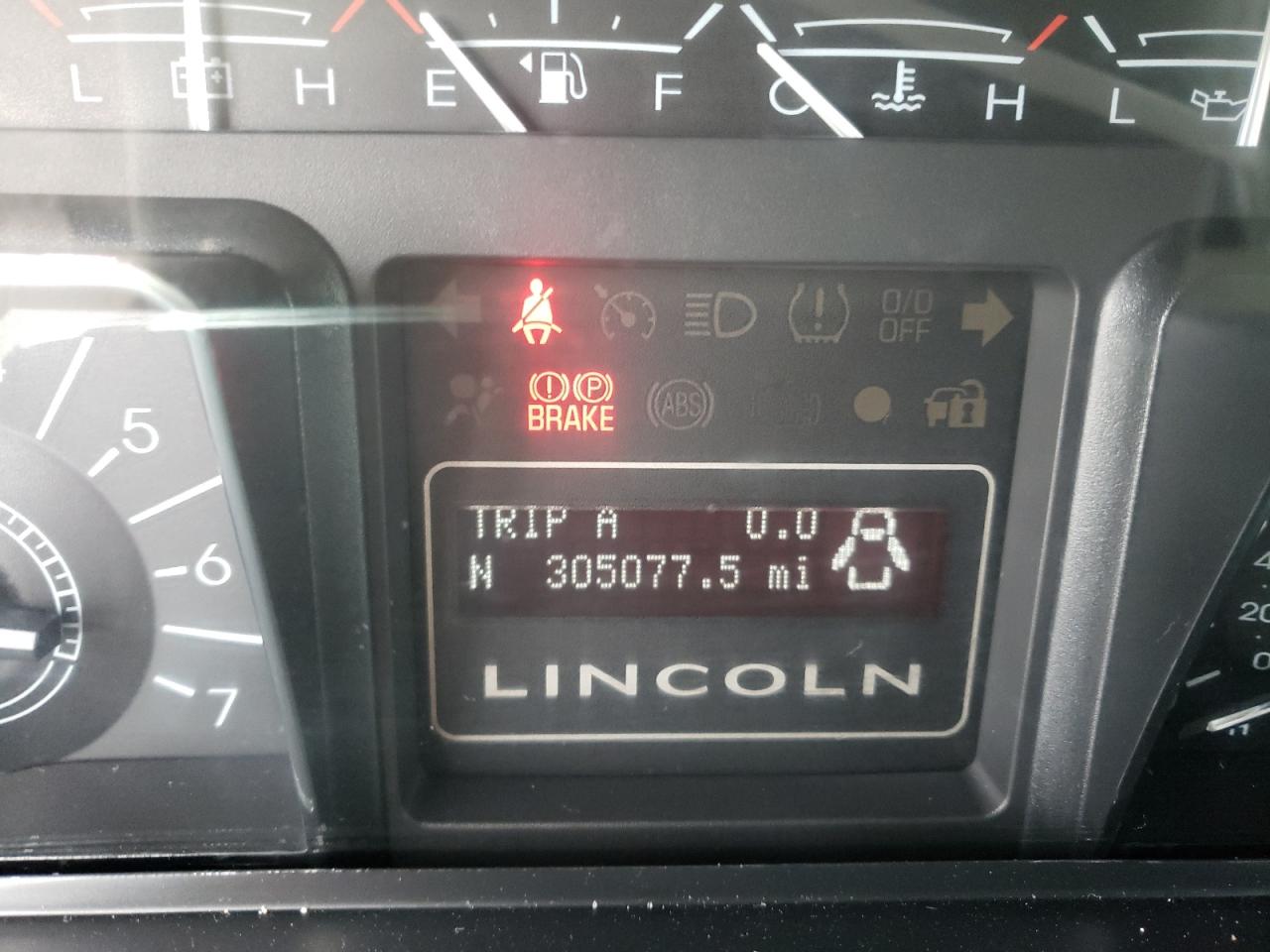 Photo 8 from auction – 2008 LINCOLN NAVIGATOR with VIN 5LMFU27518LJ05516