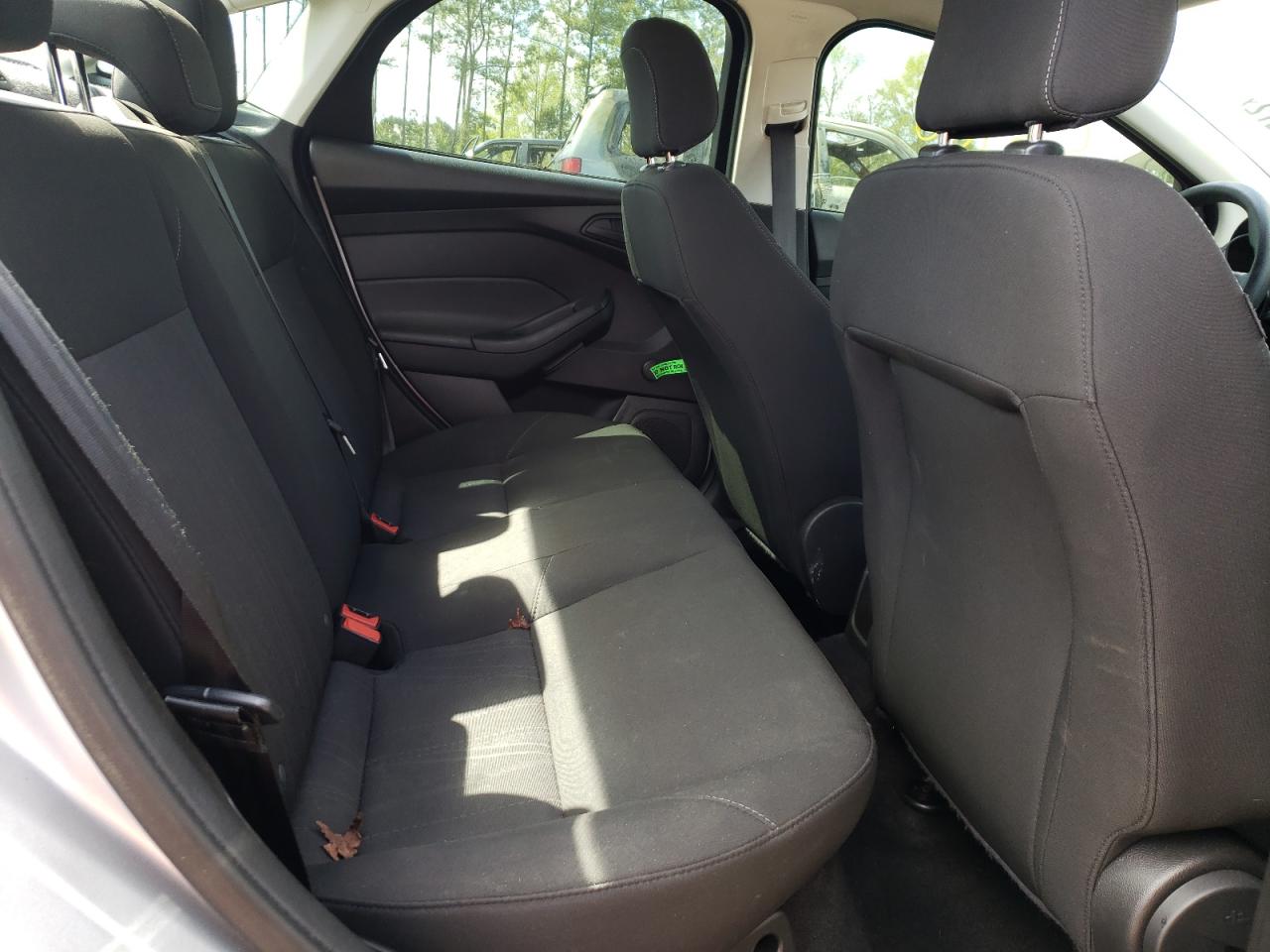 Photo 6 from auction – 2017 FORD FOCUS S with VIN 1FADP3E20HL262593