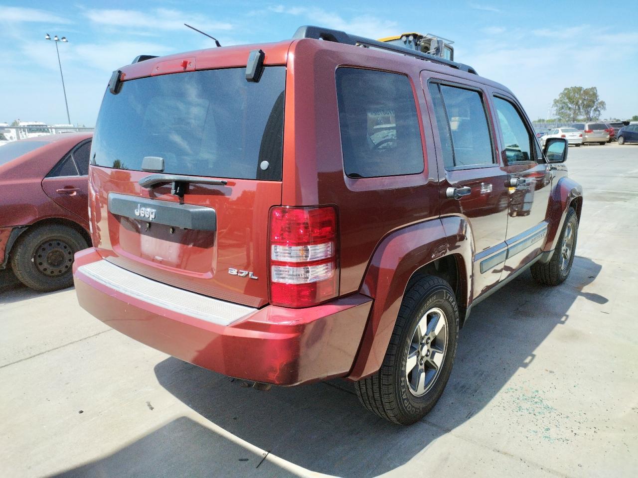Photo 4 from auction – 2008 JEEP LIBERTY SP with VIN 1J8GP28K18W163530