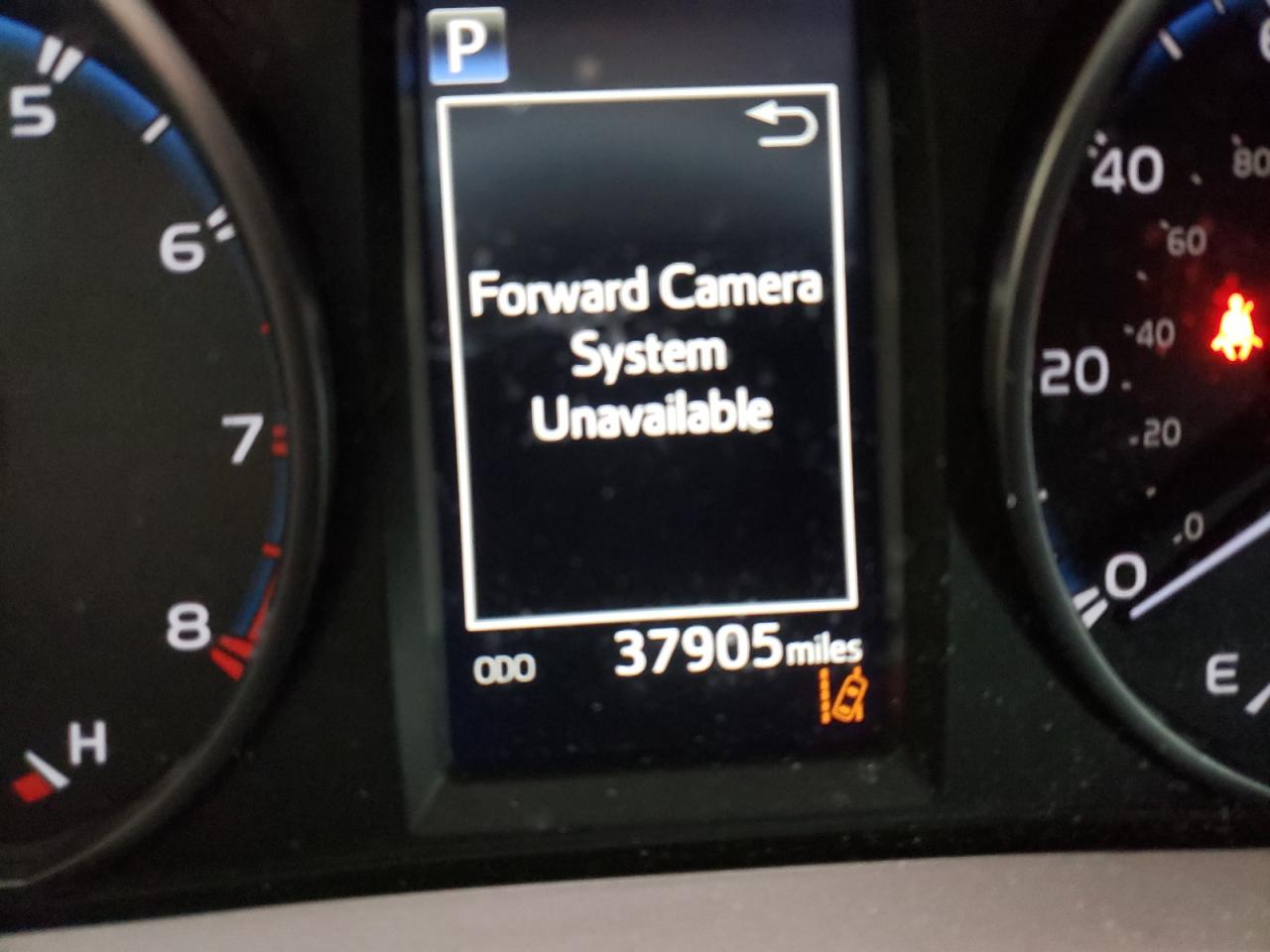 Photo 8 from auction – 2018 TOYOTA RAV4 LE with VIN JTMBFREV1JJ254909