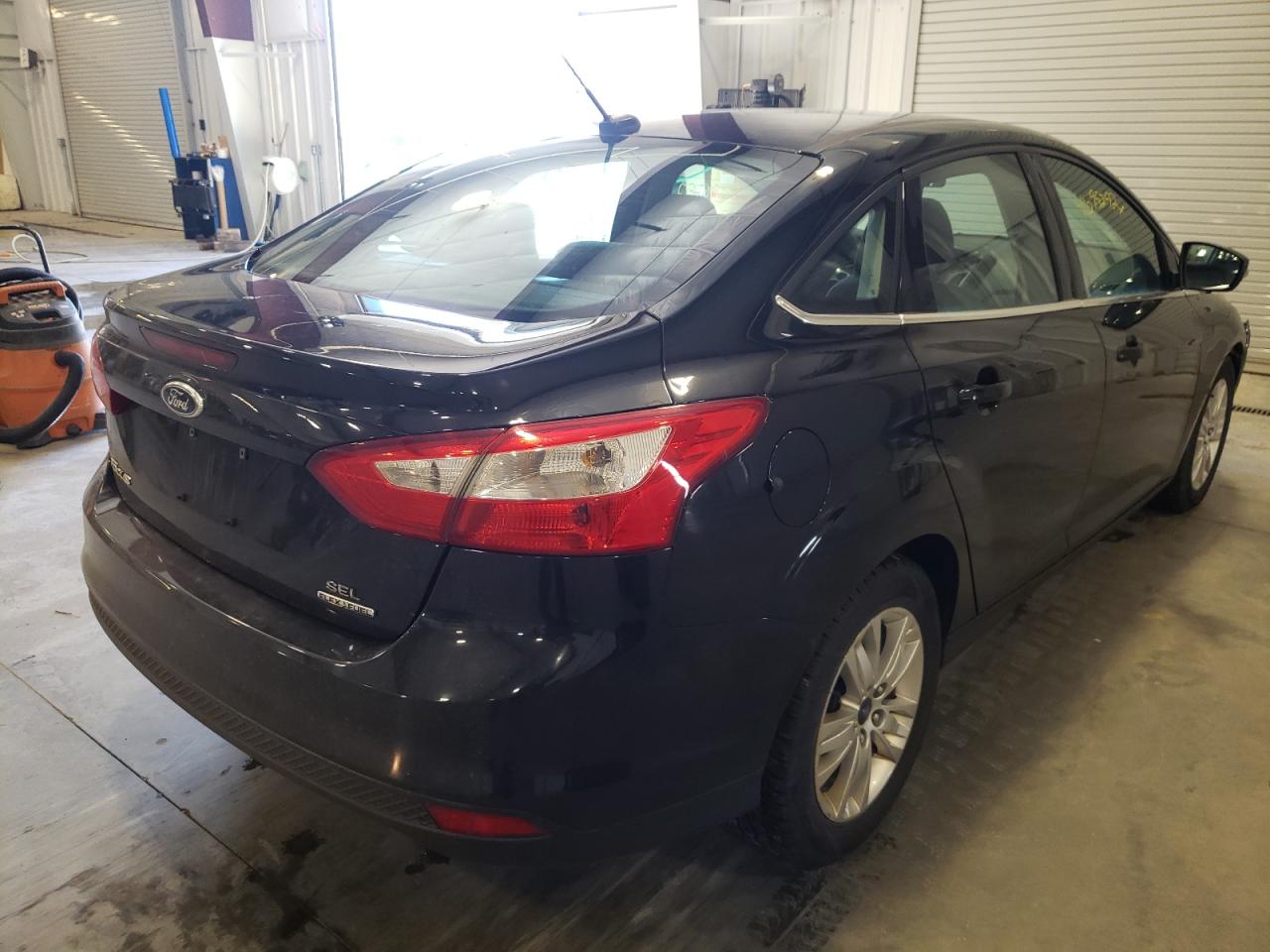 Photo 4 from auction – 2012 FORD FOCUS SEL with VIN 1FAHP3H25CL451374