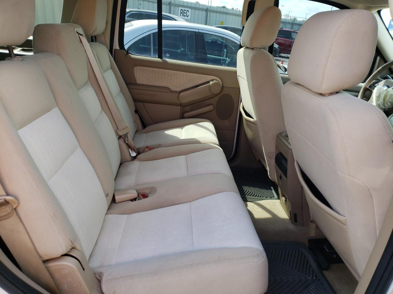 Photo 6 from auction – 2008 FORD EXPLORER X with VIN 1FMEU63EX8UA71307