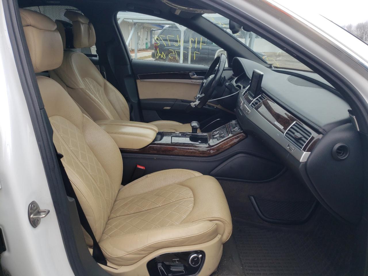 Photo 5 from auction – 2011 AUDI A8 QUATTRO with VIN WAUAVAFD0BN000654