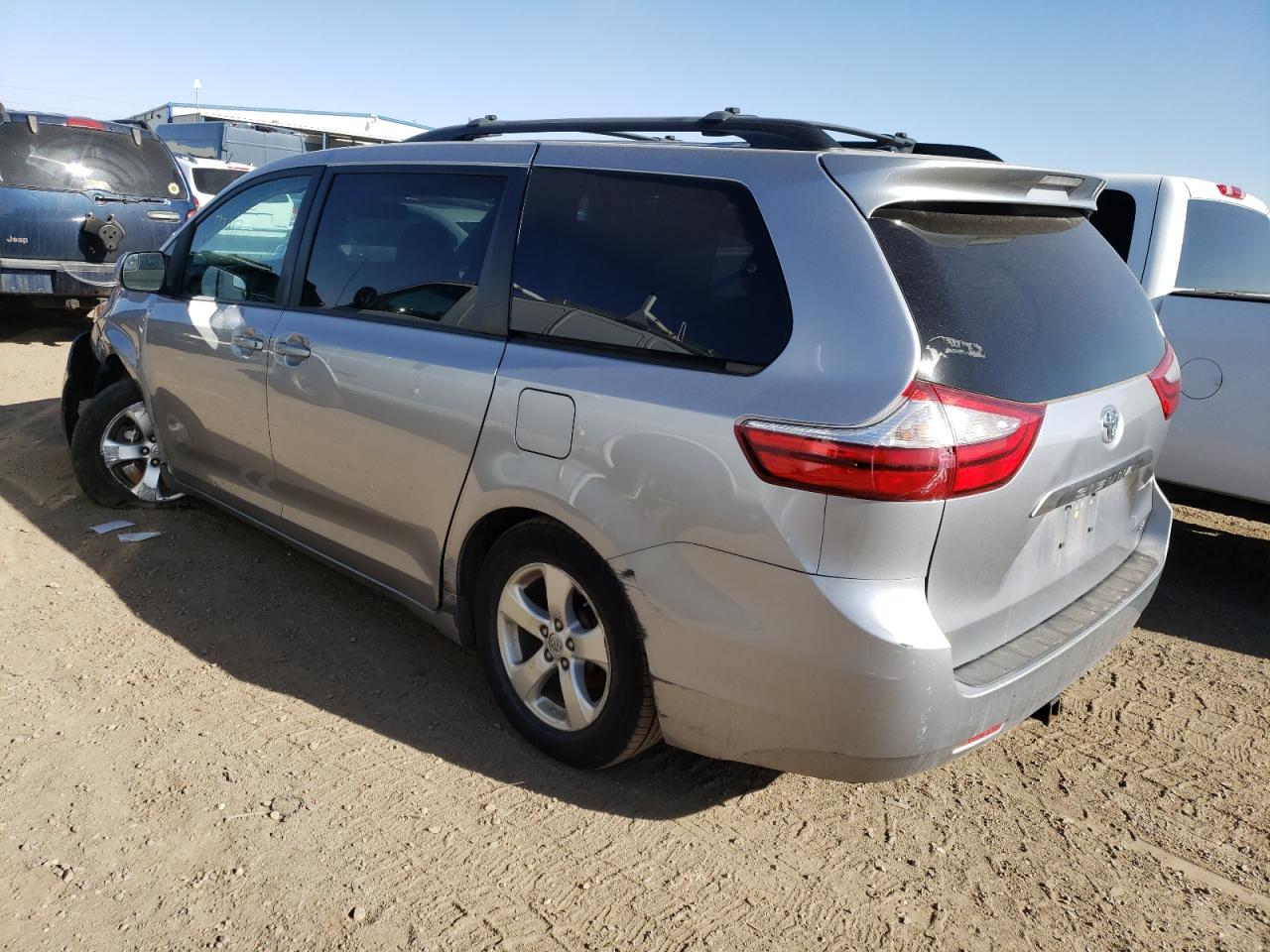 Photo 3 from auction – 2017 TOYOTA SIENNA LE with VIN 5TDKZ3DC5HS797522