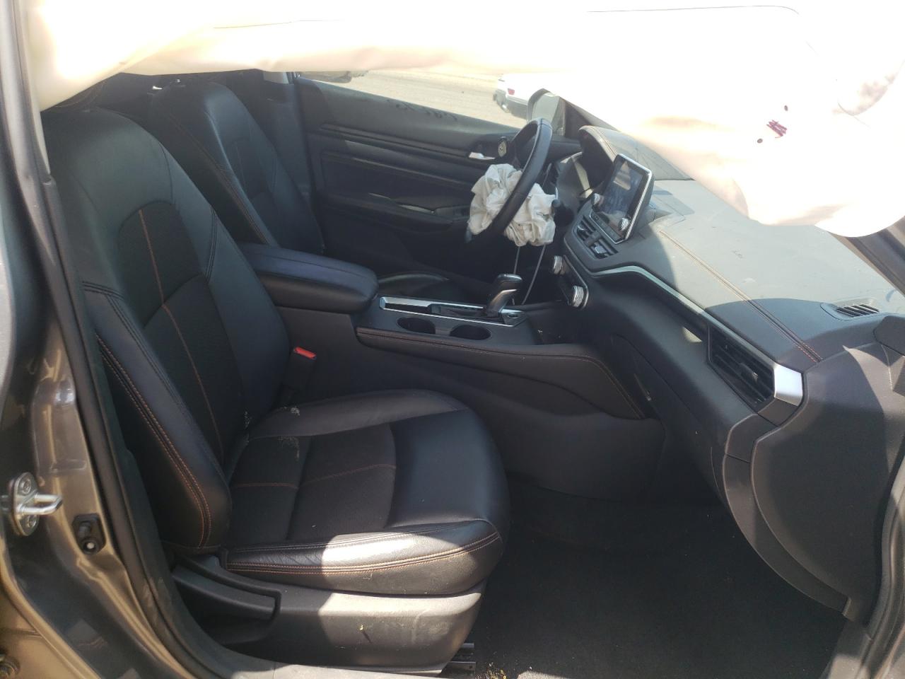 Photo 5 from auction – 2019 NISSAN ALTIMA SR with VIN 1N4BL4CV7KC104412