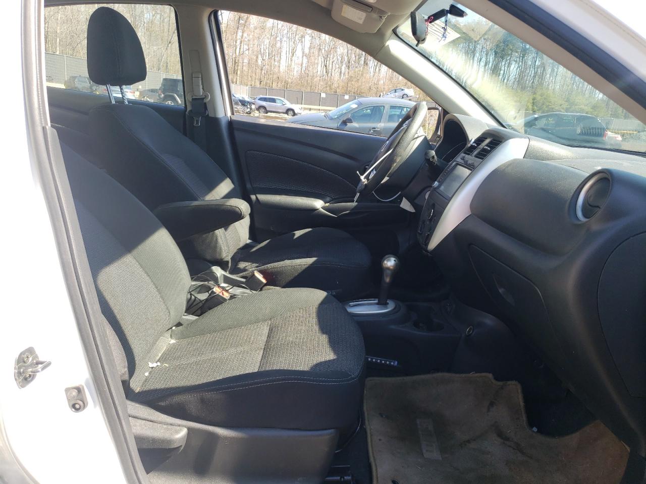 Photo 5 from auction – 2019 NISSAN VERSA S with VIN 3N1CN7AP2KL839014