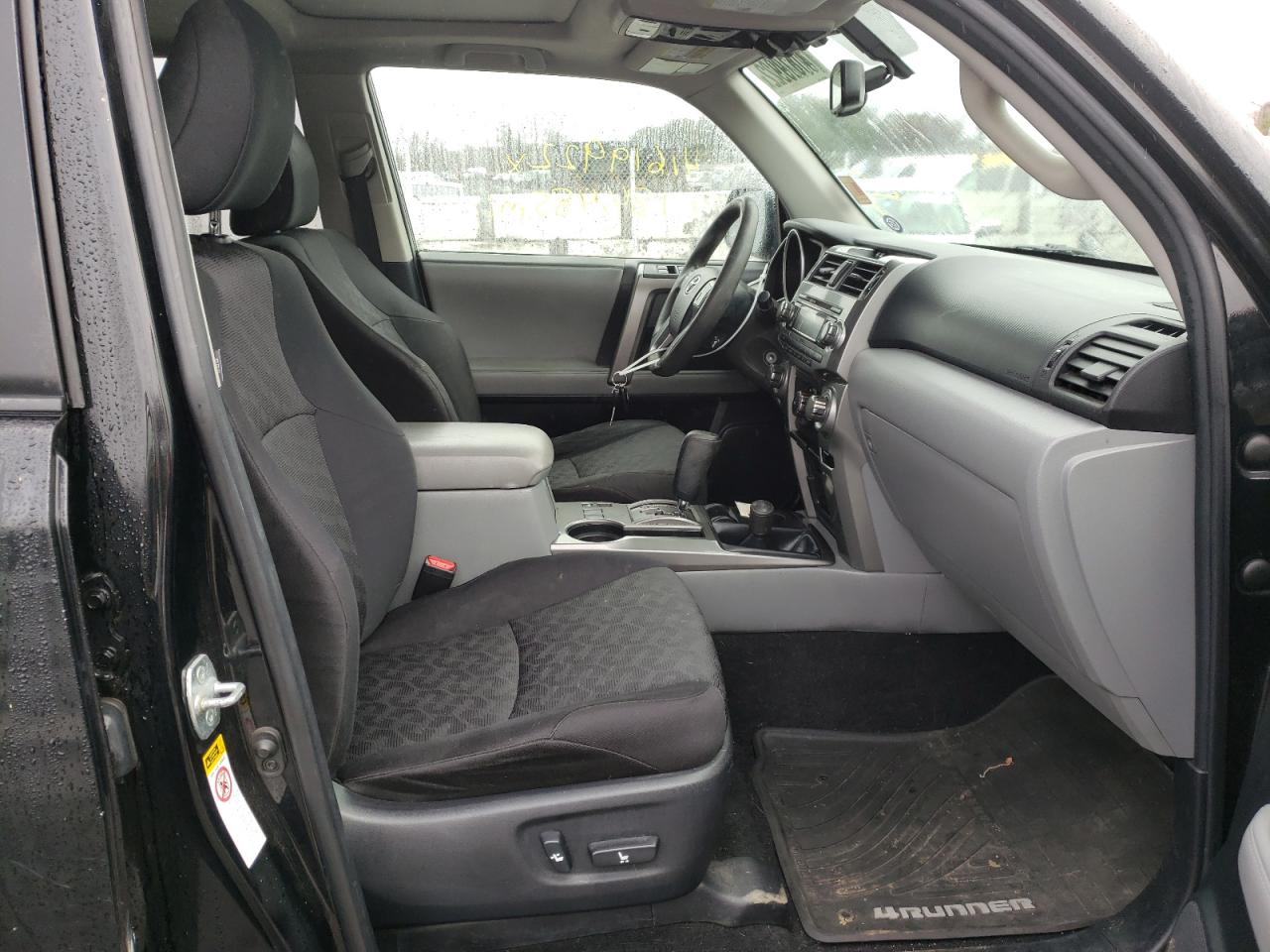 Photo 5 from auction – 2010 TOYOTA 4RUNNER SR with VIN JTEBU5JR3A5003434