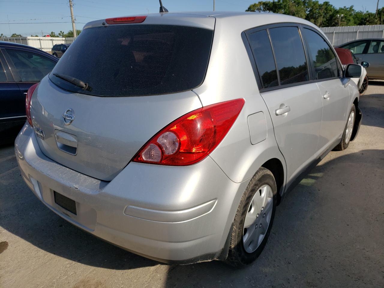 Photo 4 from auction – 2011 NISSAN VERSA S with VIN 3N1BC1CP5BL428752