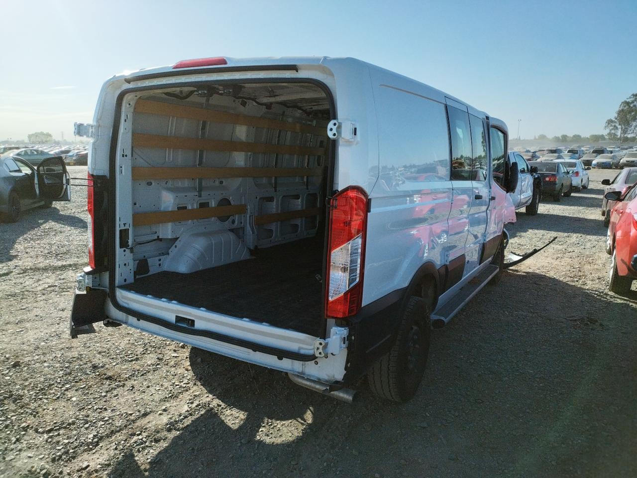 Photo 4 from auction – 2021 FORD TRANSIT T- with VIN 1FTBR1Y83MKA24432