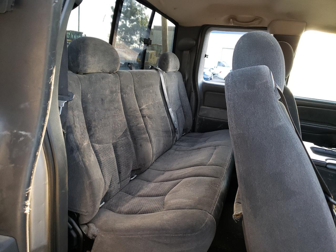 Photo 6 from auction – 2006 CHEVROLET SILVERADO with VIN 1GCEC19V56Z169517