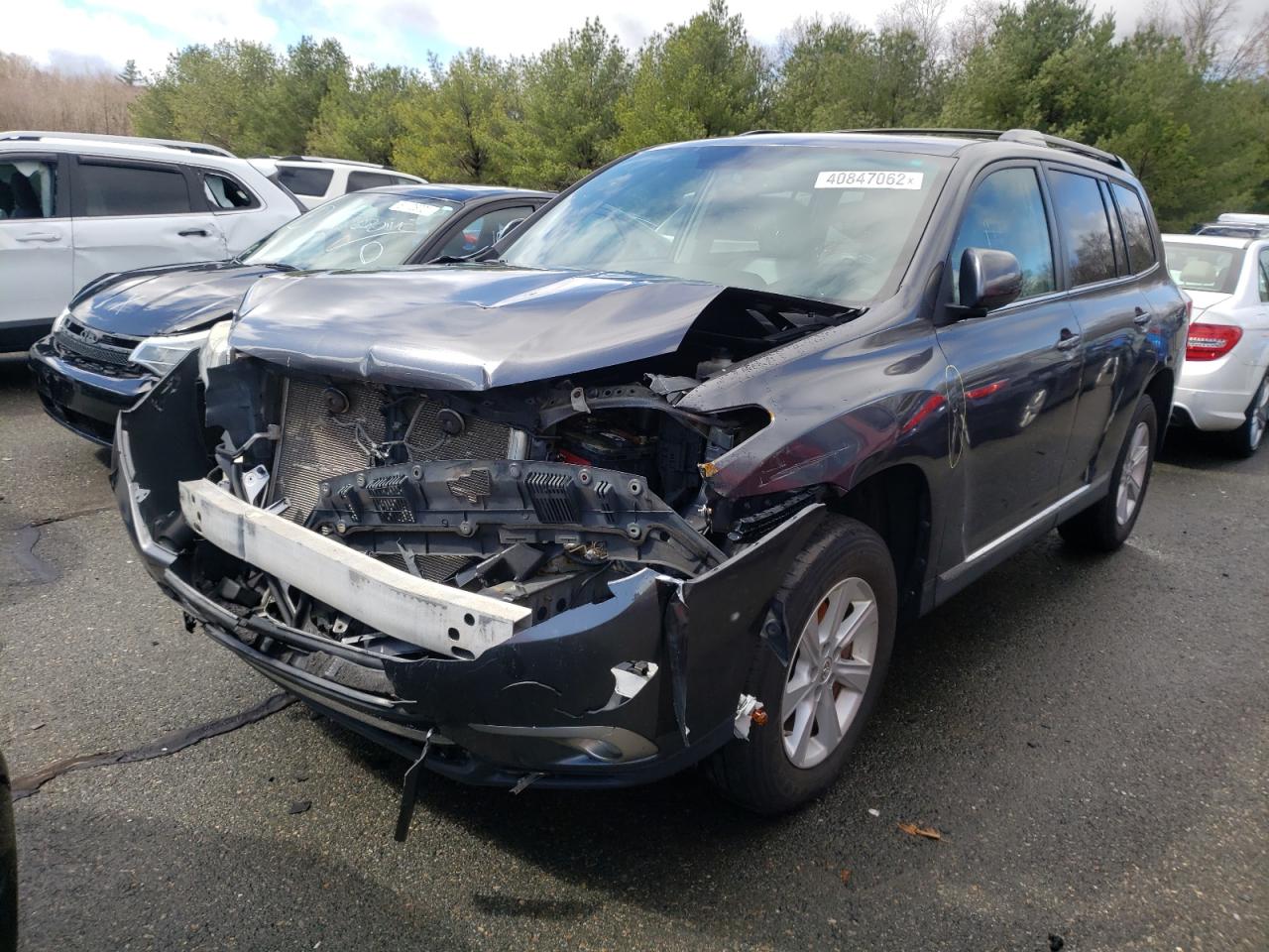 Photo 2 from auction – 2011 TOYOTA HIGHLANDER with VIN 5TDBK3EH6BS060657