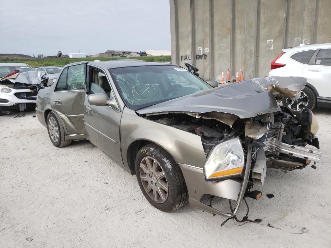 CADILLAC DTS PREMIU 2010 with VIN 1G6KH5EY6AU118287 - Photo from auction