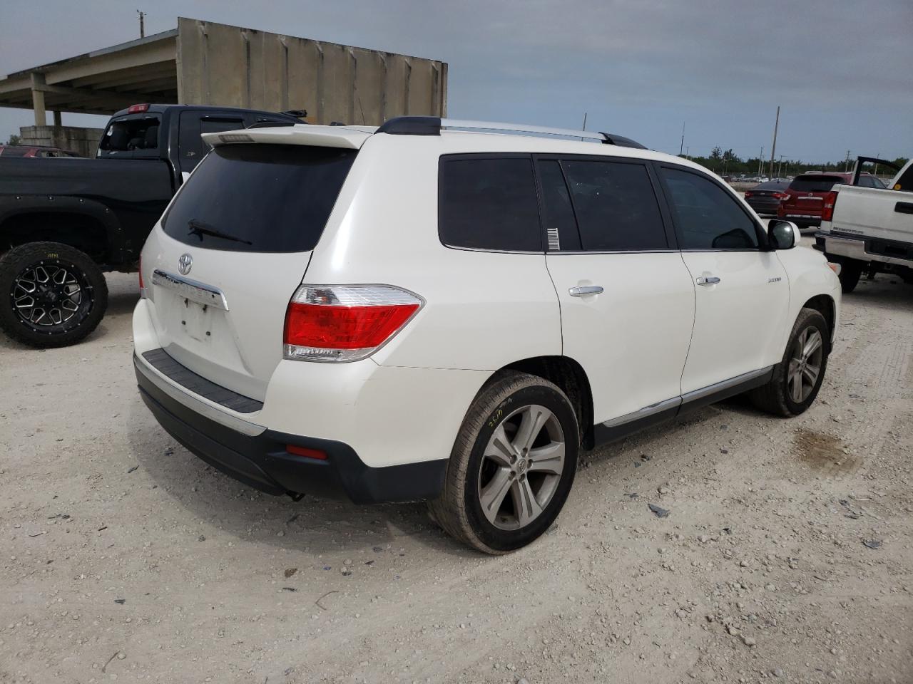 Photo 4 from auction – 2012 TOYOTA HIGHLANDER with VIN 5TDYK3EH4CS071278