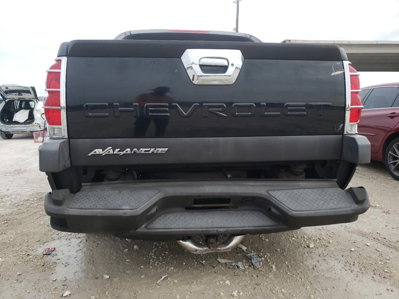 Photo 9 from auction – 2003 CHEVROLET AVALANCHE with VIN 3GNEK13T03G189493