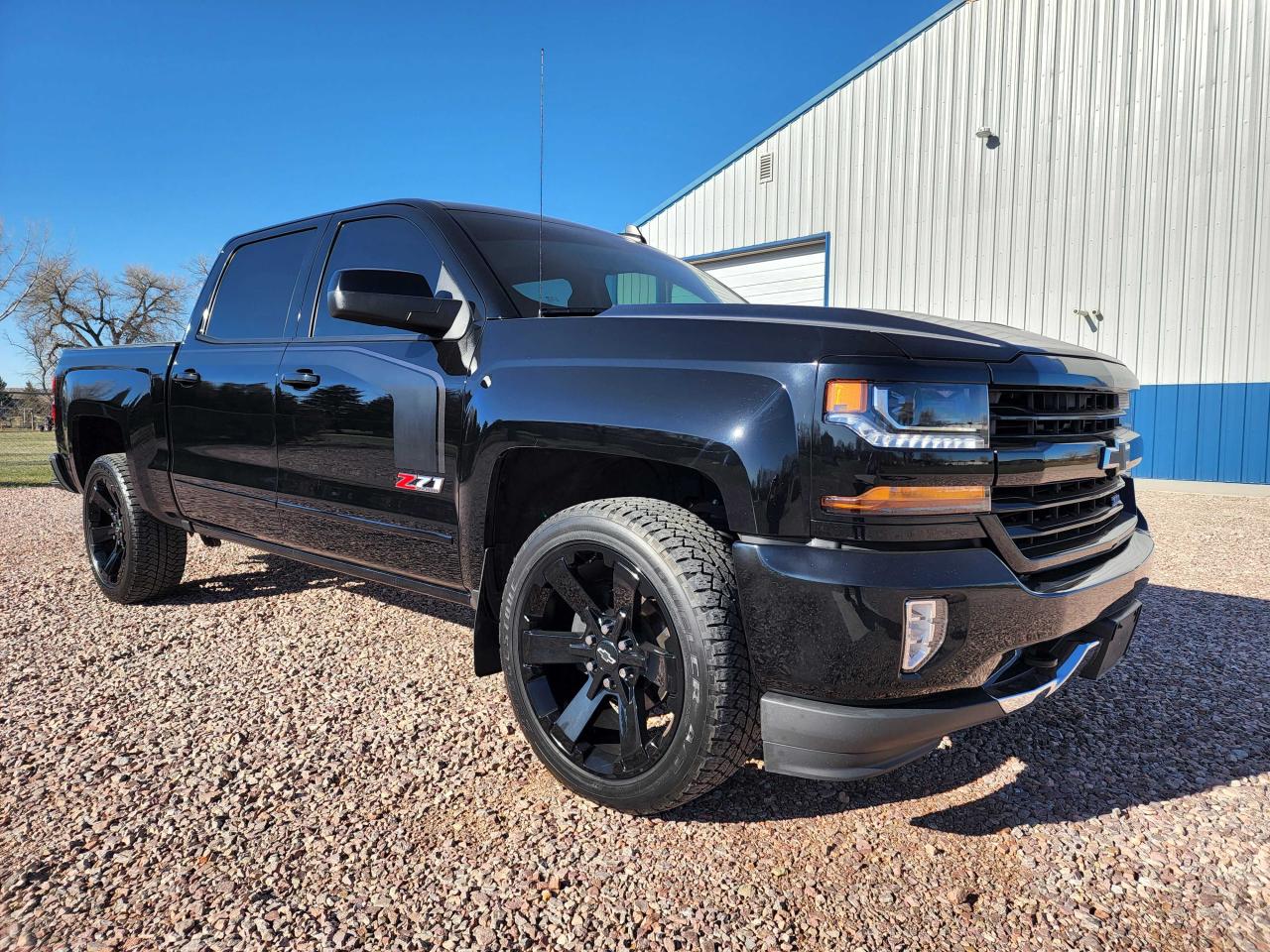 CHEVROLET SILVERADO 2017 with VIN 3GCUKREC3HG288008 - Photo from auction